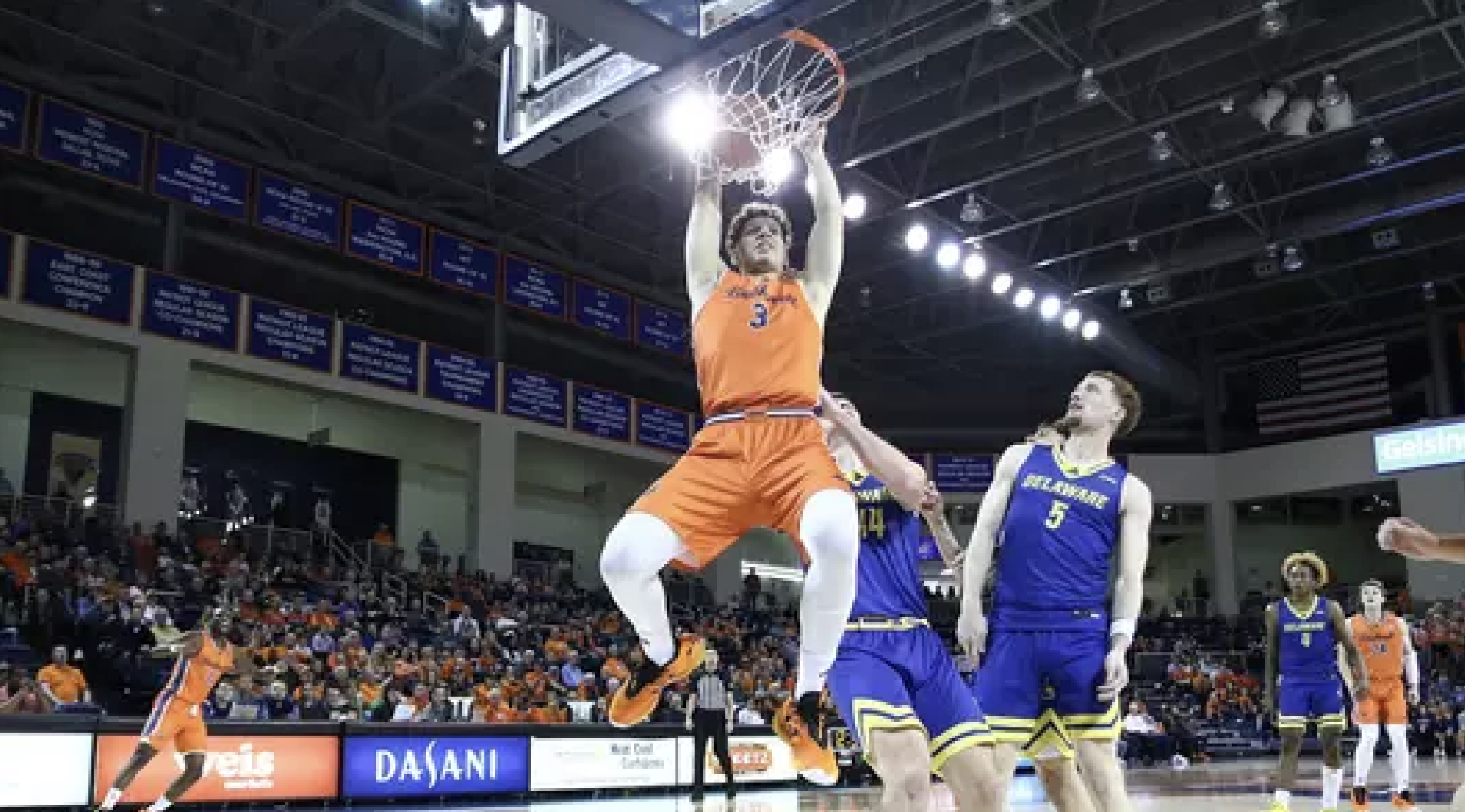 The Pitt Panthers' staff recently reached out to Bucknell transfer portal center Noah Williamson, a 7-foot center out of Riga, Latvia.